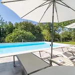 Daire Cetri Hrasta Pićan