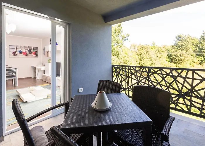 Apartman Cetri Hrasta *