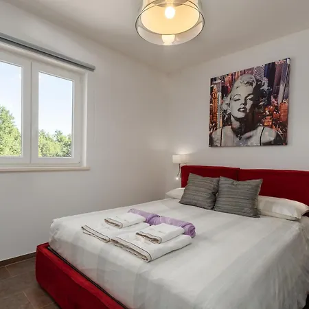 Apartment Cetri Hrasta *